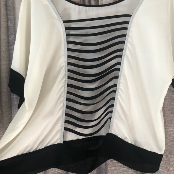 Ya Los Angeles White and Black Open Back Top - Picture 7 of 8